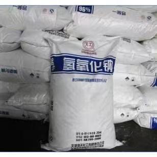 從片堿到融雪劑 工業(yè)用堿的多樣化形態(tài)與應(yīng)用